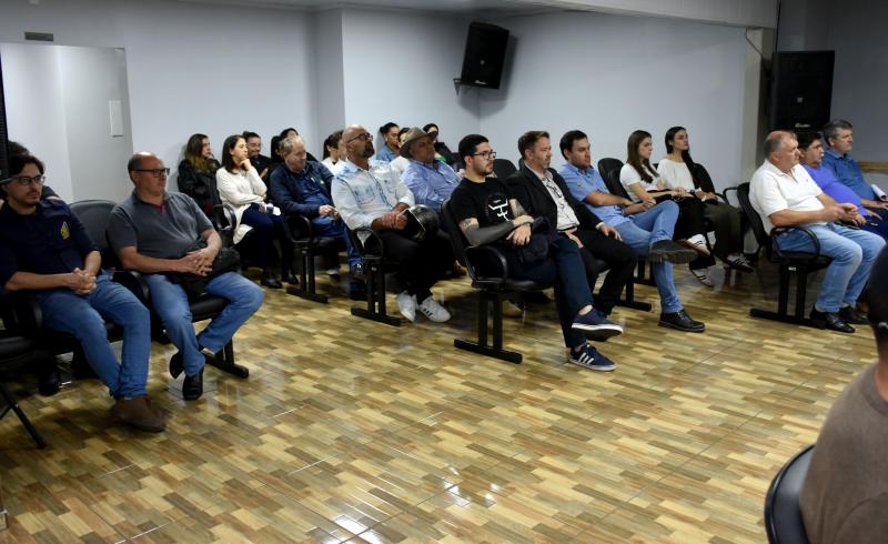 Vereadores participam de Audiência Pública sobre a revisão do Plano Diretor de Laranjeiras do Sul